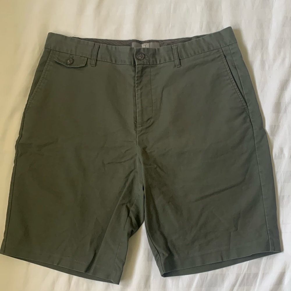 Tristan green/grey zip front shorts w pockets EUC